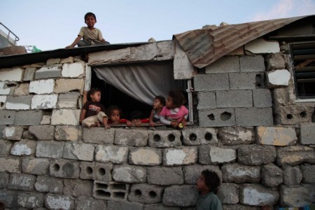 “أوتشا”: الفلسطينيون يعيشون حياة مجزأة .. و 70 ألف مهجَّر في غزة