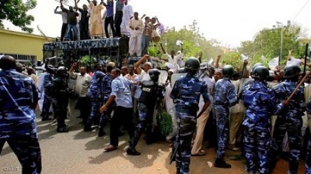 40 منظمة وشبكة وتحالف حقوقي من 12 دولة عربية يدينون الممارسات القمعية ويطالبون باللإفراج الفوري عن المعتقلين والمعتقلات والاستجابة للمطالب المشروعة للشعب السوداني